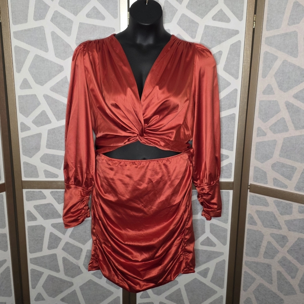 Simplee Plus Cut-Out Ruched Dress | Size 2XL - Picture 3 of 5